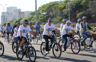 Ciclistas en actividad Familias en movimiento