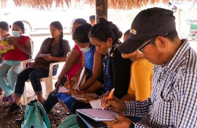 Jabones naturales, esperanza para enfrentar la COVID-19 y generar ingresos para mujeres amazónicas