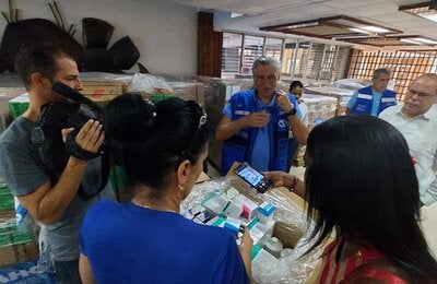 Entrega de la donación de OPS a Pinar del Río en respuesta a huracán Ian