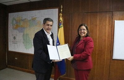 Venezuela recibe certificado