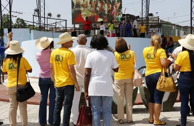 "Participantes en feria de salud en Santiago de Cuba por los 120 años de OPS""