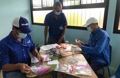 Participantes del taller analizaron el material recolectado