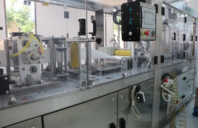 Linea de mascarilla instalada en COMBIOMED como parte de proyecto con UE y OPS