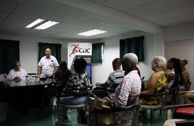 Dr. Salvador Tamayo en taller sobre proyecto Familias en Movimiento