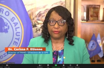 La Dra. Carissa Etienne participó en el conversatorio.