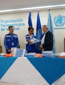 La Representación de OPS en Nicaragua entregó al Ministerio de Salud, equipos de protección personal (EPP) y pruebas para coronavirus