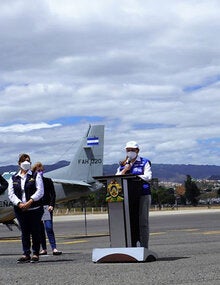 PWR_PRESIDENTEHND_COOPERACIONUE