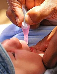 infant gets polio vaccine