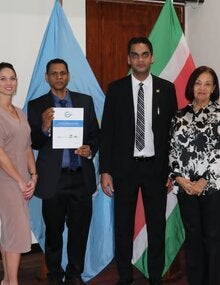 Director of the National Recovery Plan Care at the Ministry of Health, Dr. Marc Sprenger, PAHO/WHO Consultant for the EPHF Assessment Ms Joanna Baank, Director of Health Dr. Rakesh Gajadhar Sukul, Minister of Health Dr. Amar Ramadhin, PAHO/WHO Representative Suriname Dr. Lilian Reneau-Vernon, PAHO/WHO Advisor, Health Systems and Services Dr. Rosmond Adams