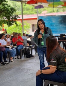 exposisicon de personl en Comuncacion acertiva de Fiebre amarilla
