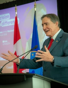 El Dr. Jarbas Barbosa en el lanzamiento de VWA 2026 en Ottawa, Canadá.