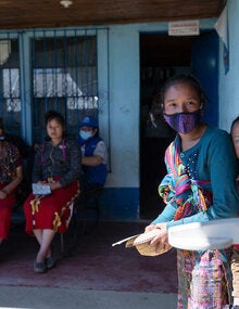 Ingrid Lopez y su hijo Juan Noé Pérez