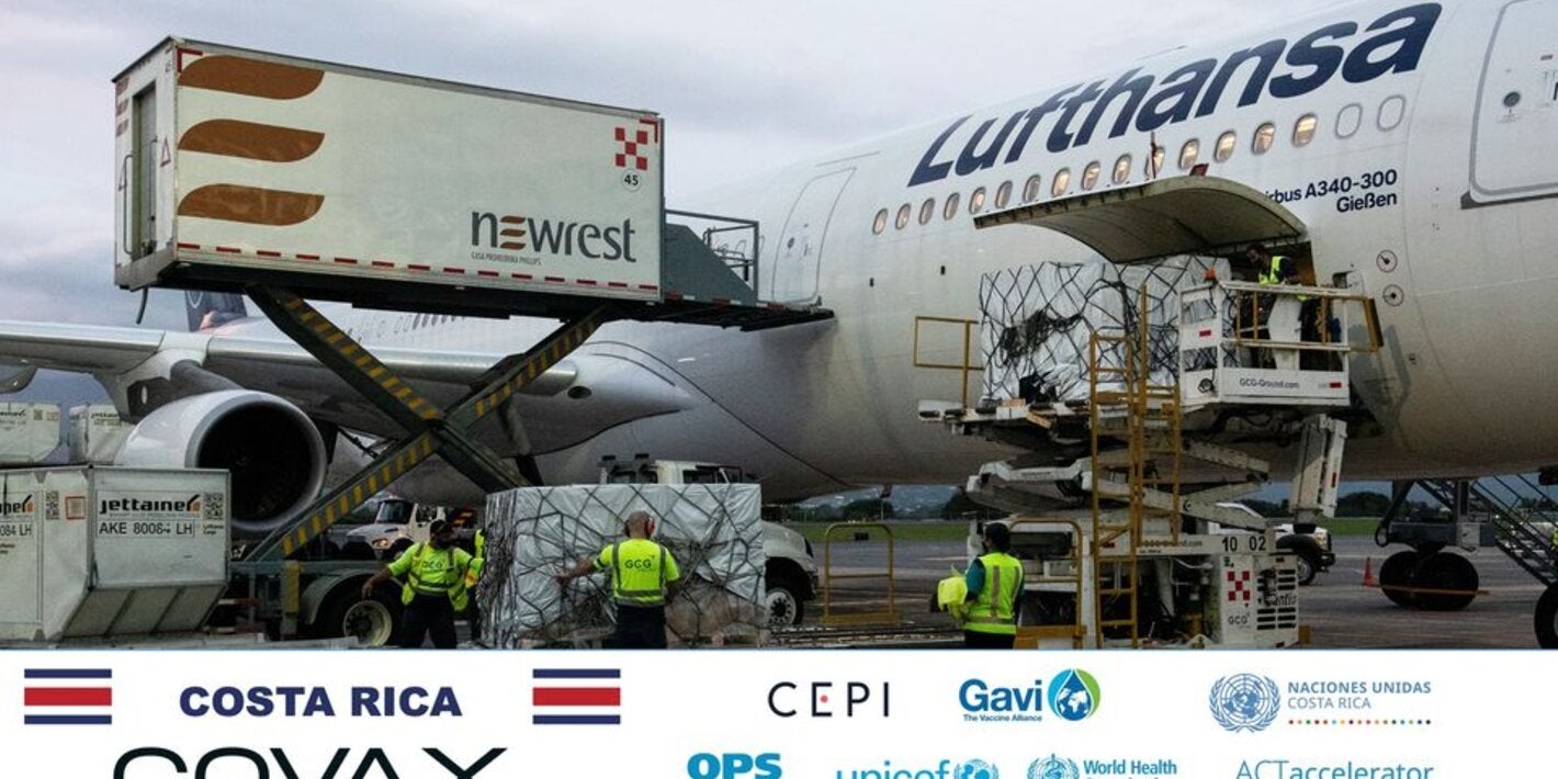 Las 88.800 dosis llegaron alrededor de las 5:30 p.m.