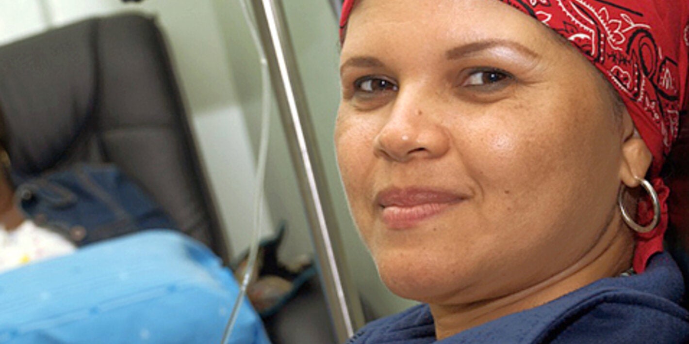 Paciente recibiendo tratamiento contra el cáncer