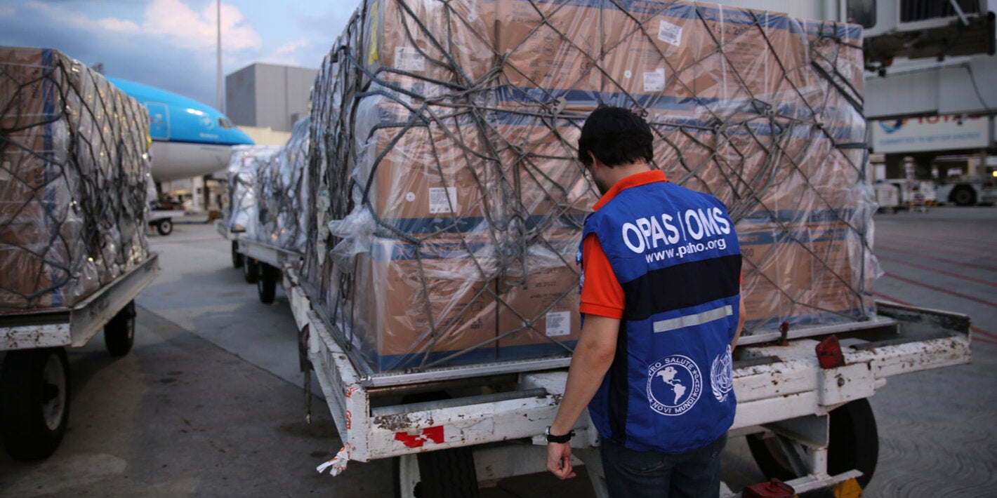  carregamento de seringas para doses fracionadas da vacina contra febre amarela