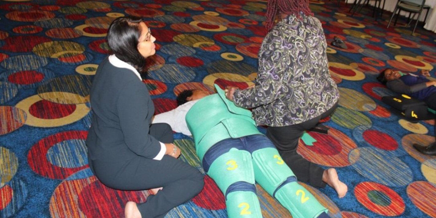 Doctors and Mid-wives train to use the Non-Pneumatic Anti-shock Garment