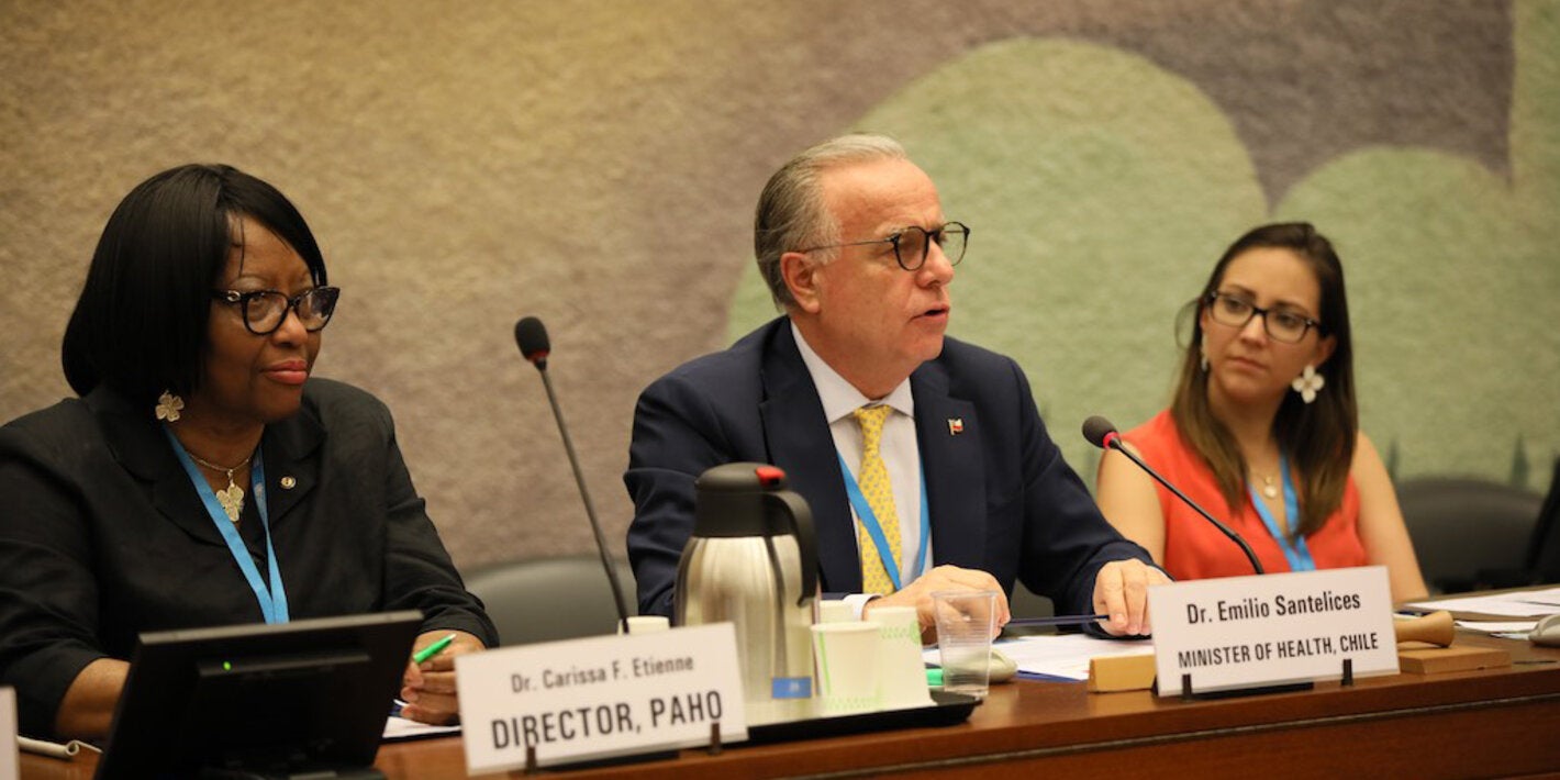 PAHO Director Carissa F. Etienne with Ecuador Minister of Health Verónica Espinosa and Chile Minister of Health Emilio Santileces.