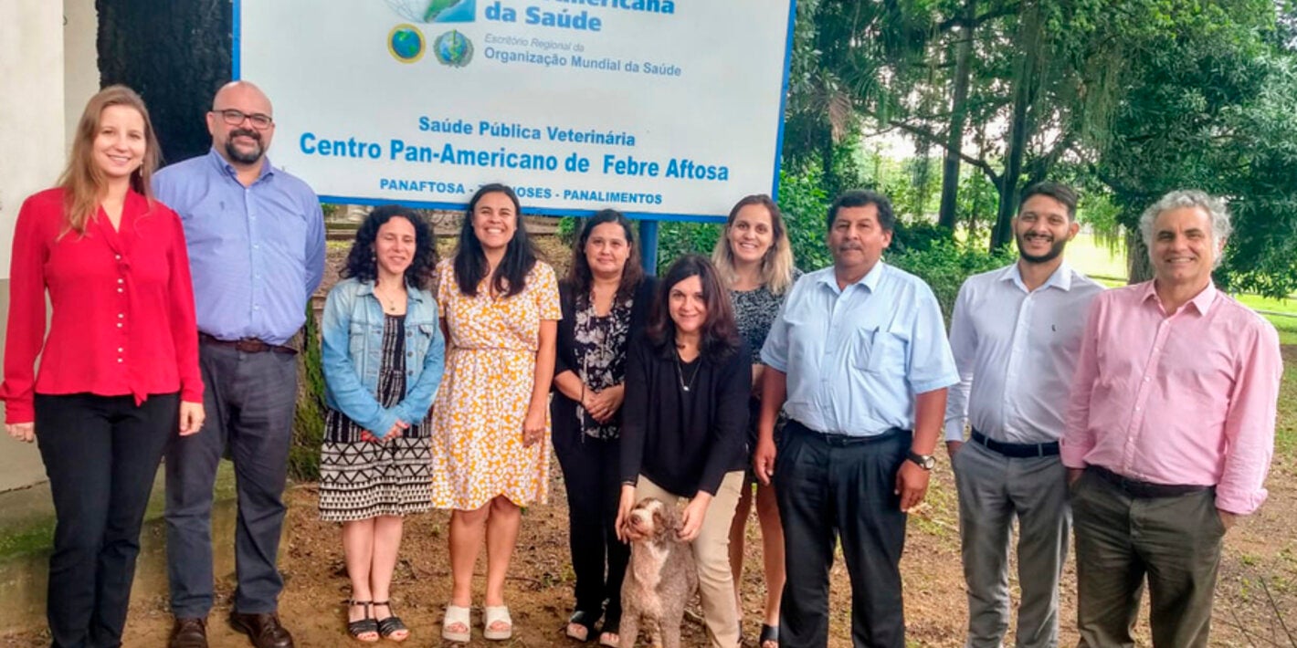 En la foto (esquierda para derecha): Larissa Zanete, Marco Vigilato, Natalia Casas (Argentina), Noelia Morel (Uruguay), Martha Torales (Paraguay), Monica Martini, Carla Barrientos (Chile), José Bustamante (Perú), Francisco Edilson Lima (Brasil) y Paulo Duarte.