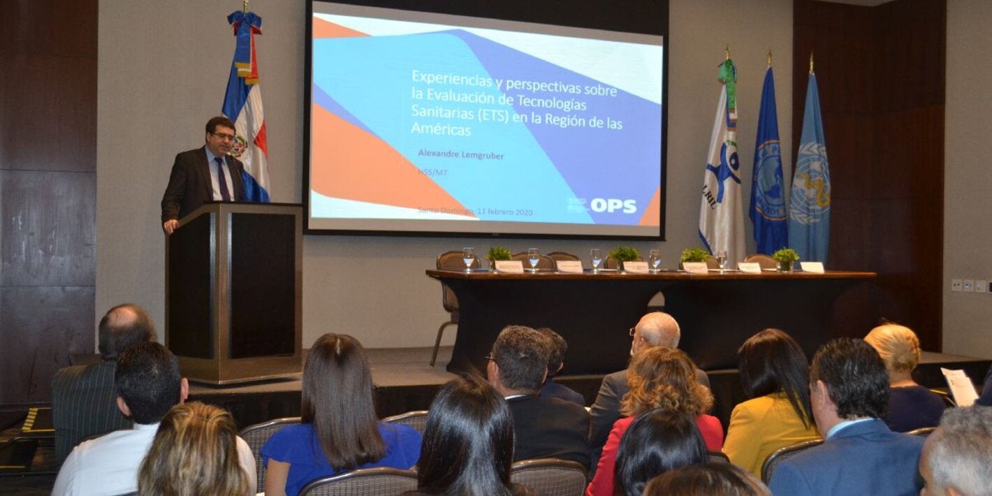 Experto de OPS/OMS imparte conferencia sobre la Evaluación de Tecnologías Sanitarias (ETS) 