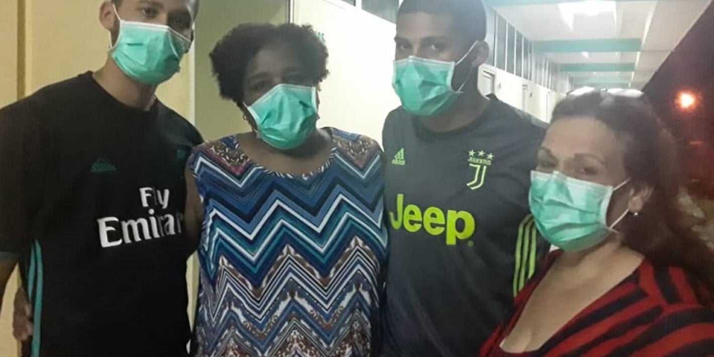 Iliana Santisteban, Cristina Pérez, Ari Ernesto Medina y Oyantay Ricardo Vega, forman parte del personal de salud del IPK que atendió las primeras personas confirmadas con COVID-19 en Cuba