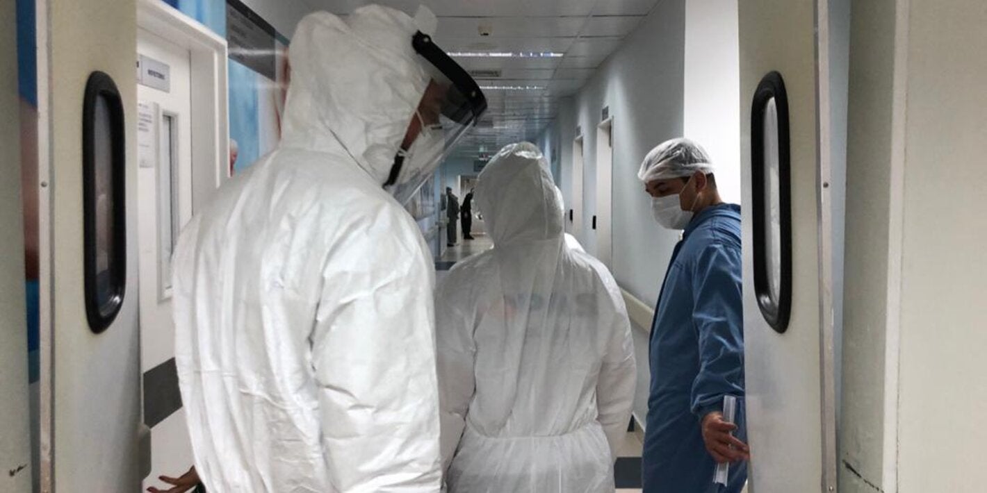 Já foram realizadas missões em Minas Gerais, Maranhão, Paraná e Amazonas. Os eixos de análise são: vigilância em saúde, assistência, laboratório e comunicação de risco. O grupo de profissionais tem levado experiências pessoais de onde atuam e aprendido com os locais visitados