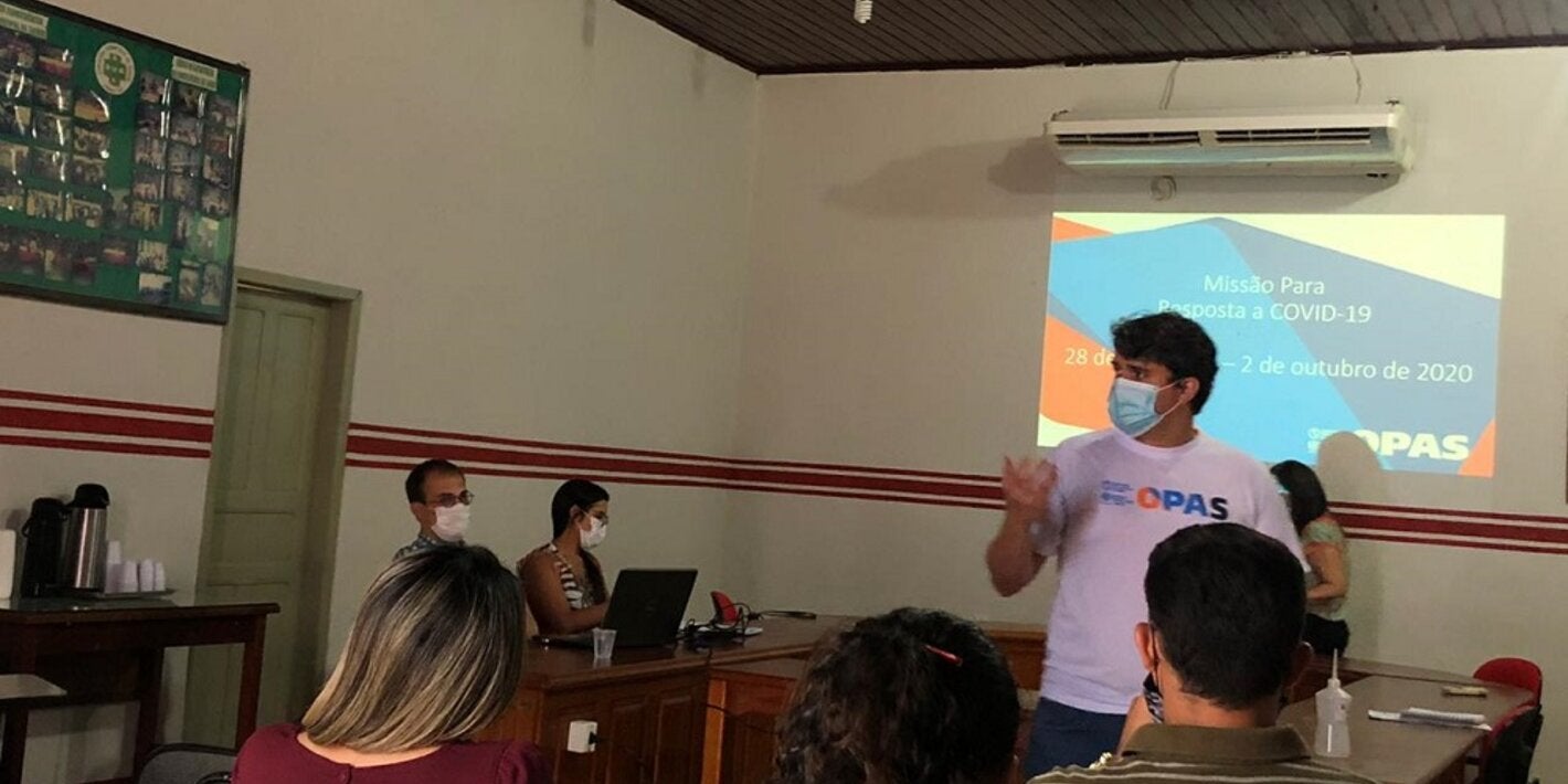 A equipe da OPAS conta com mais de 15 profissionais de diferentes órgãos, estados e especialidades