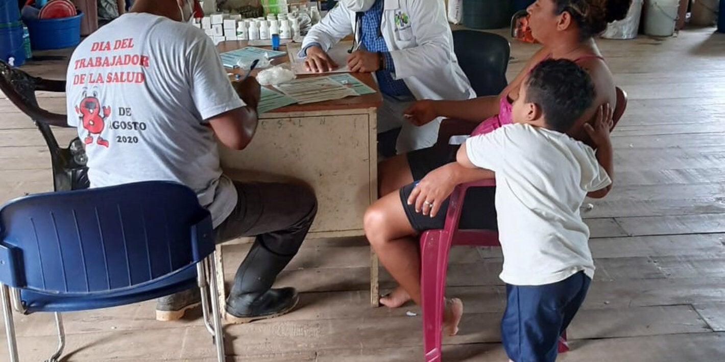 OPS realiza entrega de equipos y suministros al MINSA