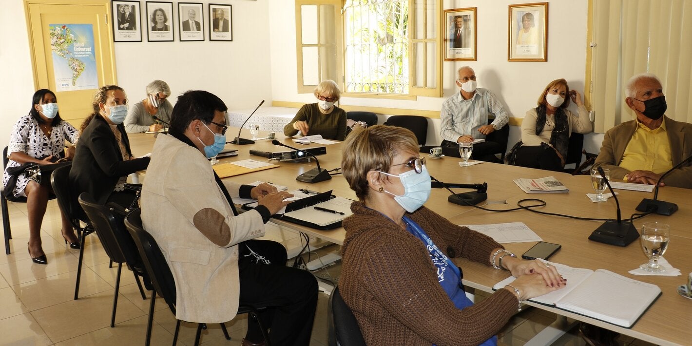 Participantes-seminario-web-salud-universal-cuba