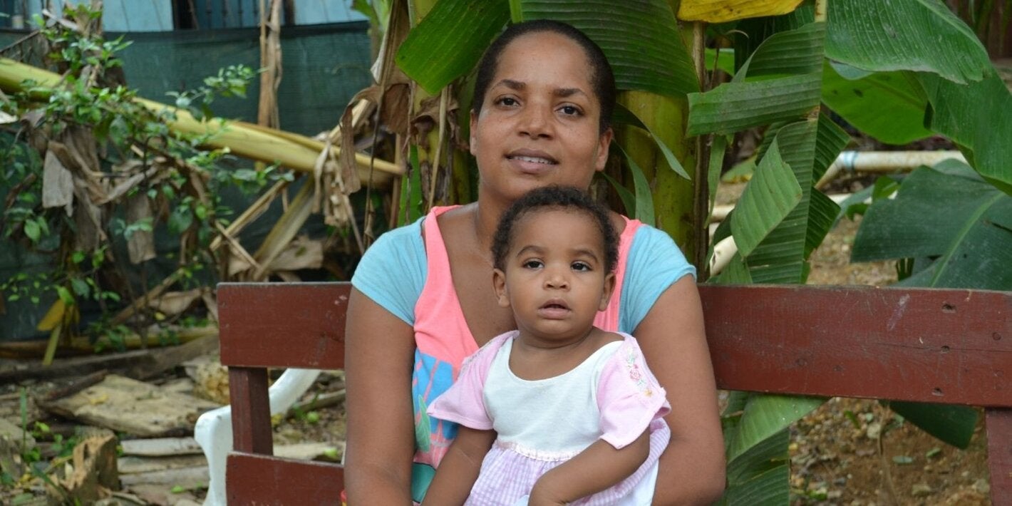 Madre e hija residentes de Los Alcarrizos