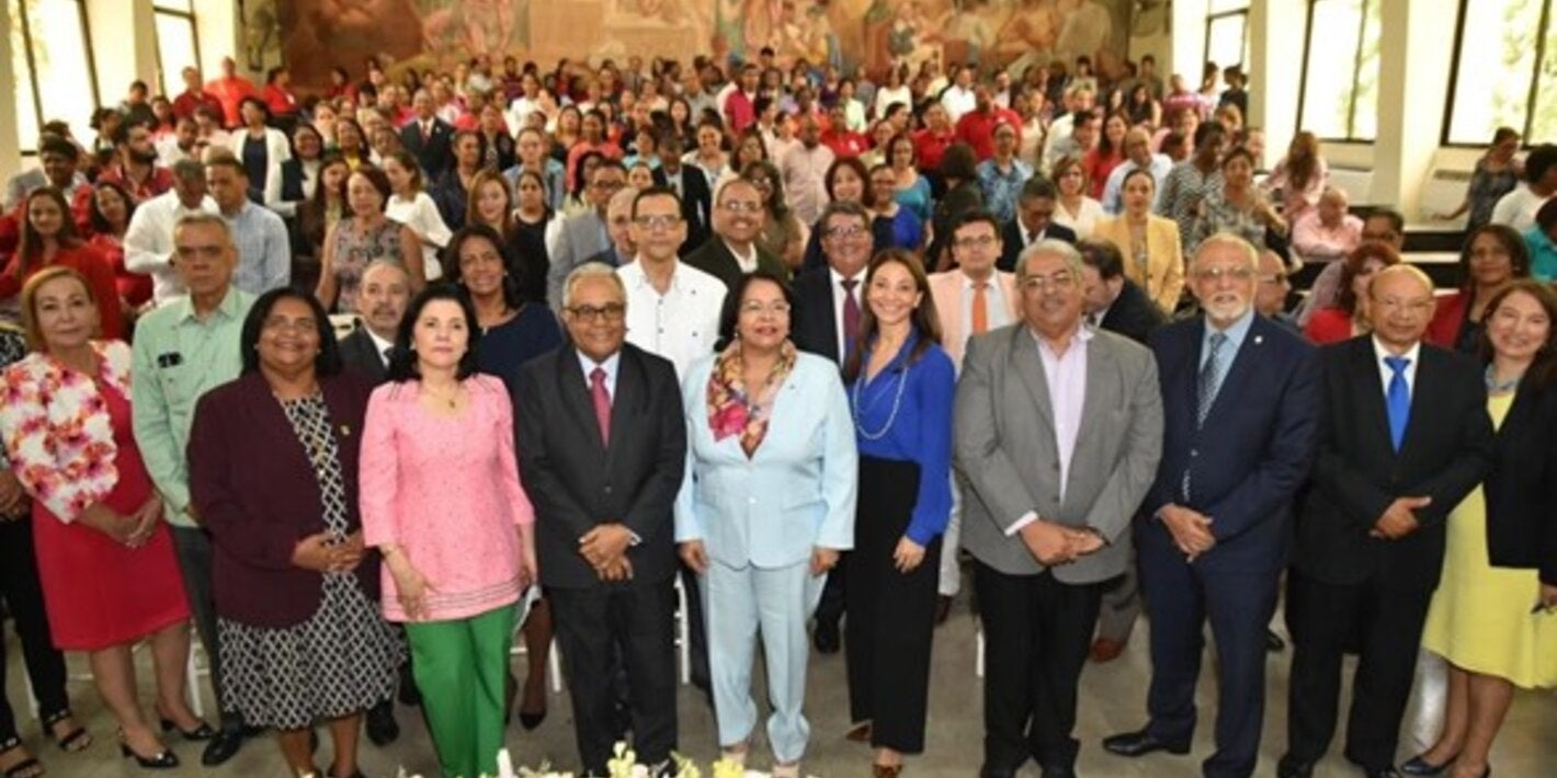 Autoridades durante la actividad