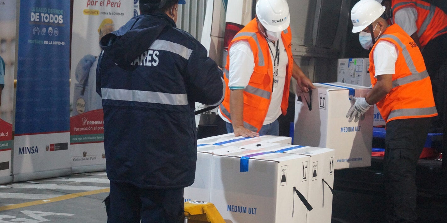 Llegada de vacunas contra la COVID-19 por medio de mecanismo COVAX