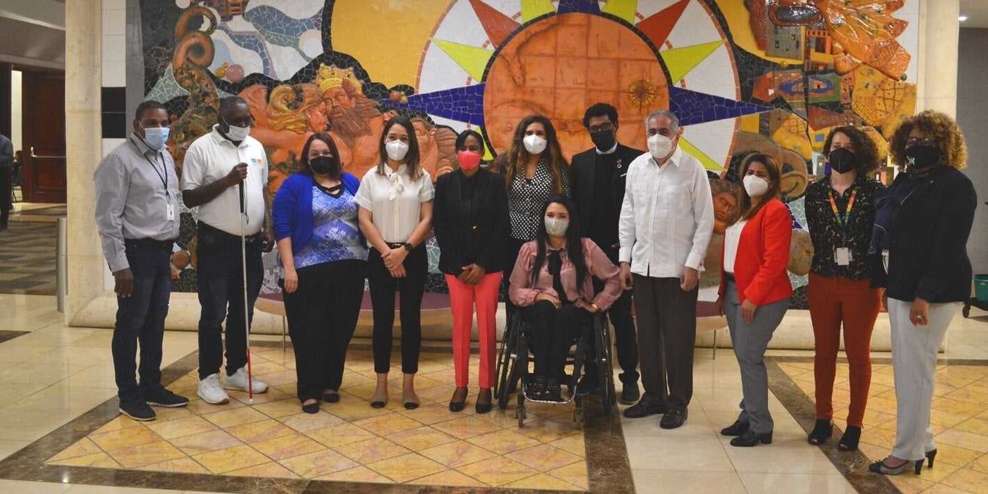 Foto de grupo de todos los participantes en el taller