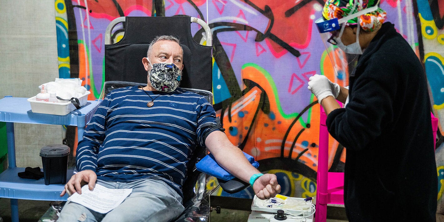 Paciente recibe atención médica