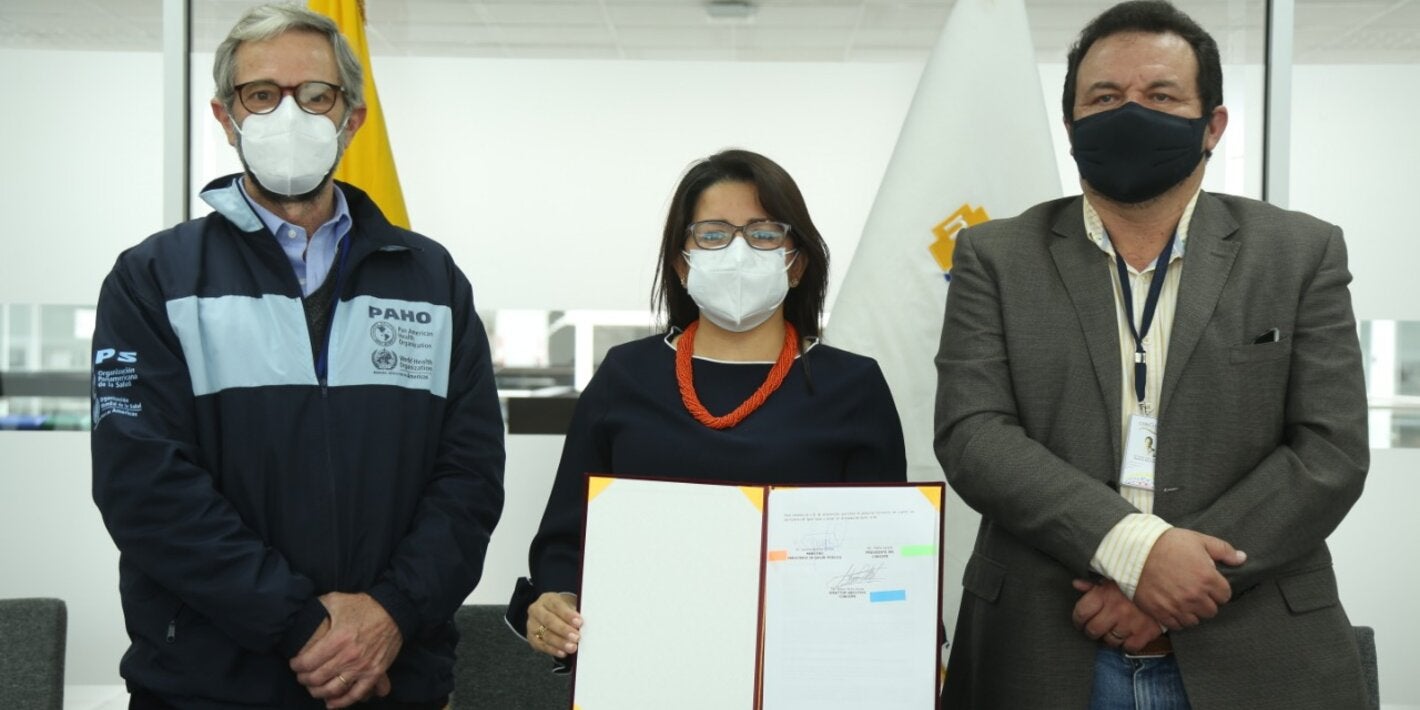 OPS es testigo de firma de convenio entre MSP y Congope para coordinar vacunación en territorio  