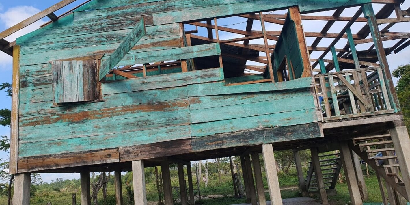 Establecimiento de salud dañado por tormentas Eta e Iota