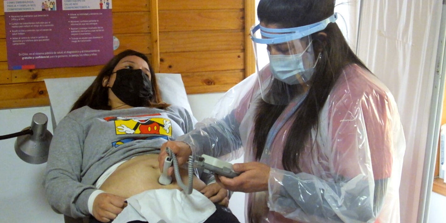 pregnant woman sonogram