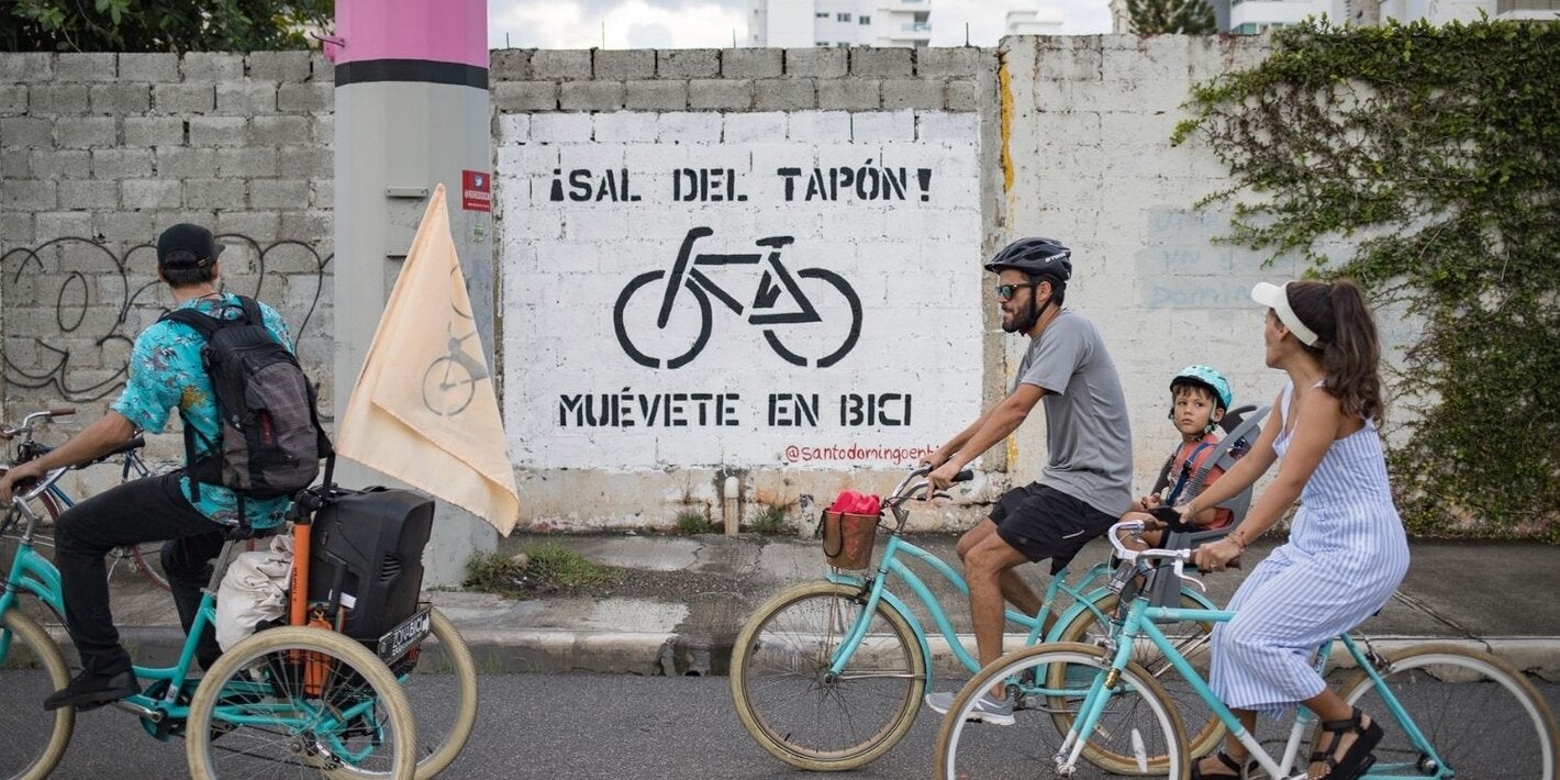 Familia del movimiento Santo Domingo en Bici