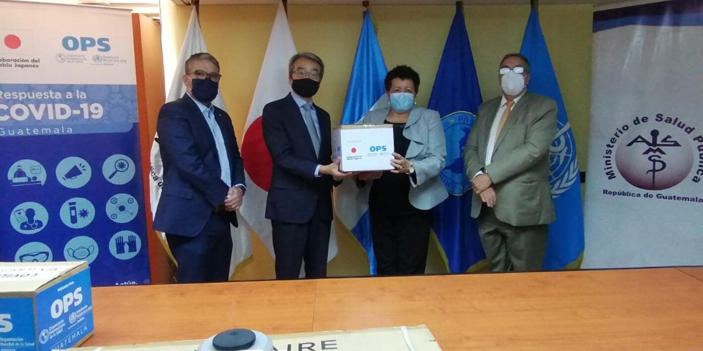 Entrega de equipo de laboratorio