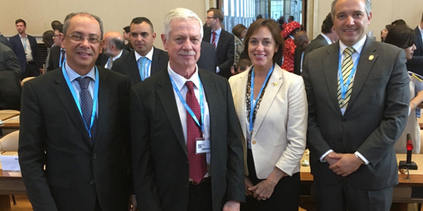 De izquierda a derecha: Francisco Javier Terrientes, Panamá; Jorge Basso, Uruguay; Karen DeSalvo, Estados Unidos; y Fernando Llorca, Costa Rica.