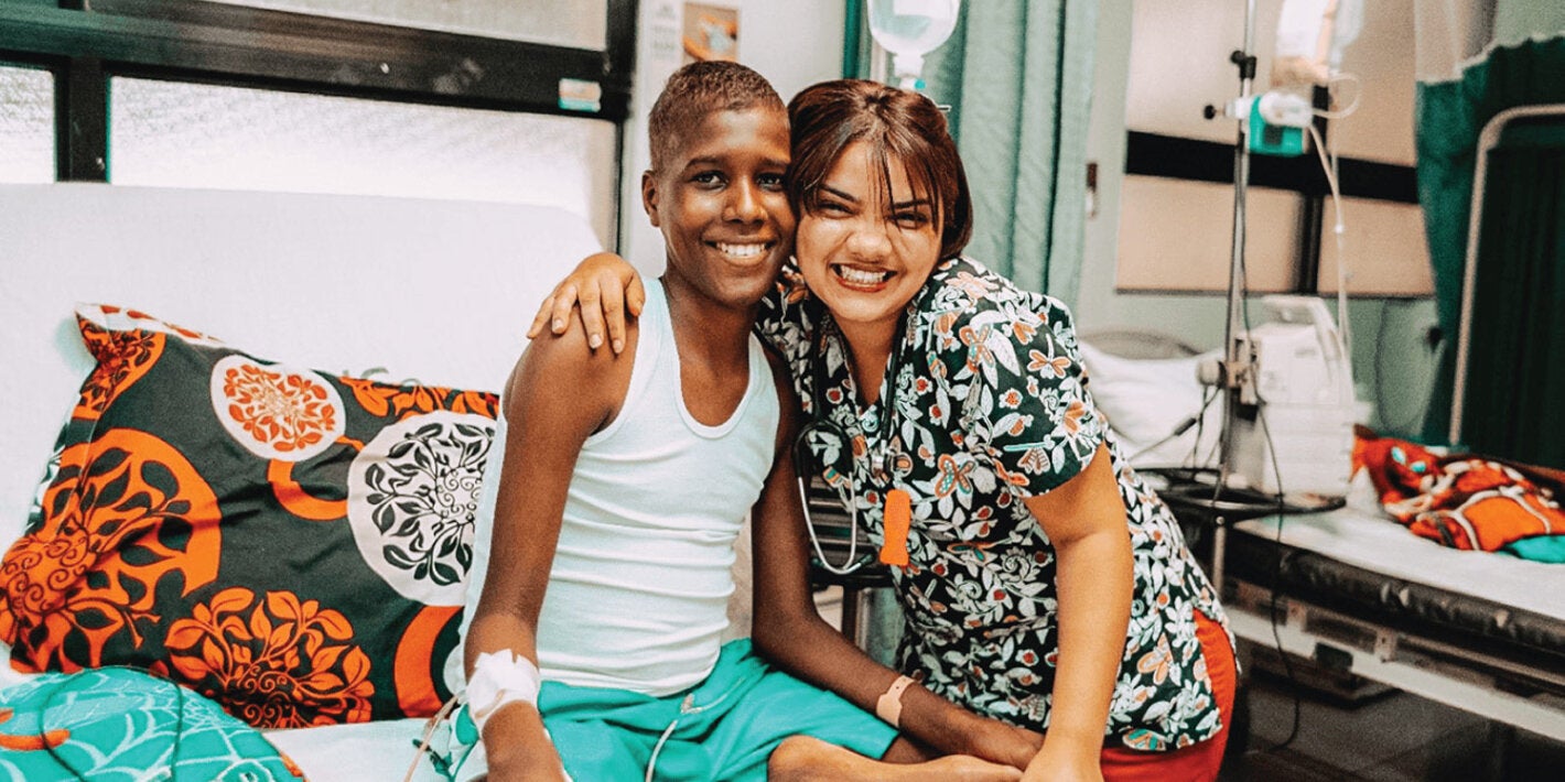 niños con cáncer y enfermera en la Republica Dominicana