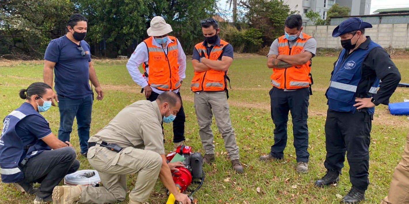 Participantes en el curso de sistemas de purificación de agua. Foto cortesía de CCSS