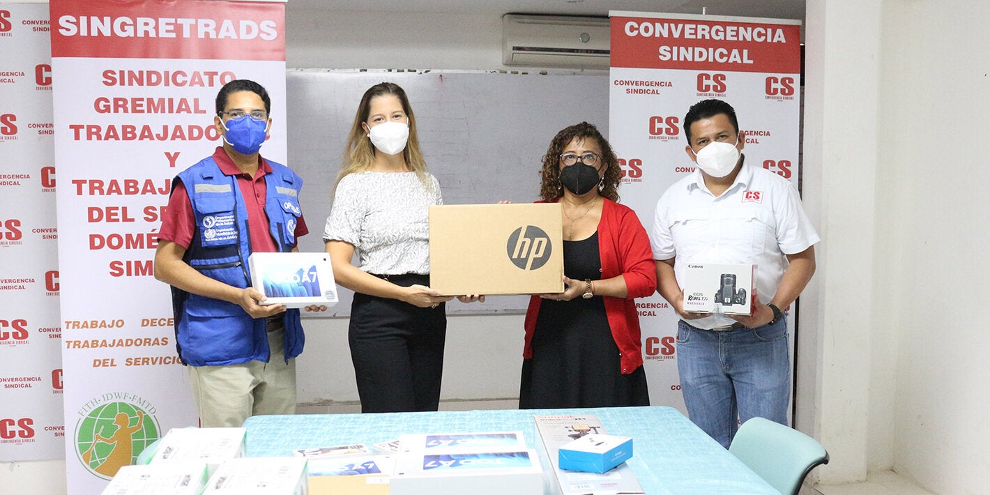 pan-donacion-equipo-tecnologico