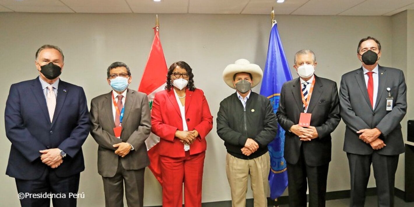 Delegación de Perú y Directora PAHO