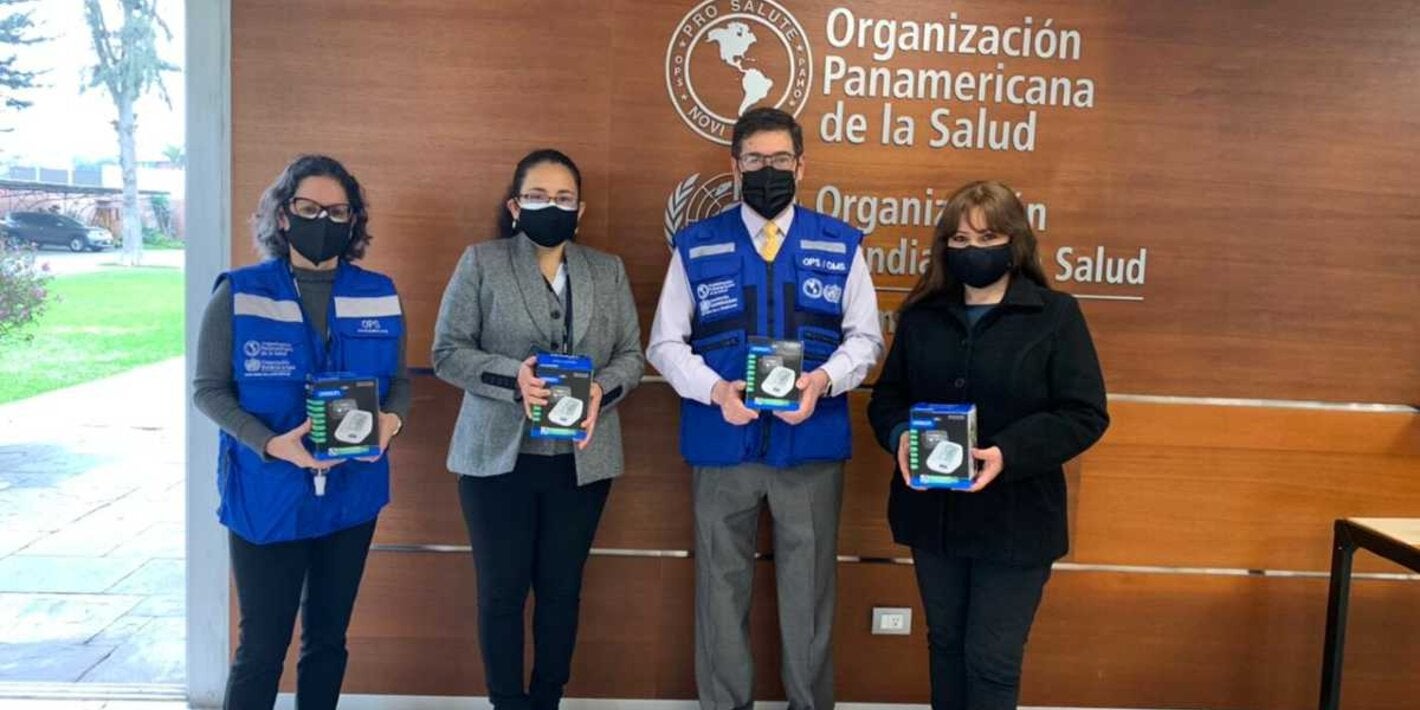 Representante OPS Perú donación