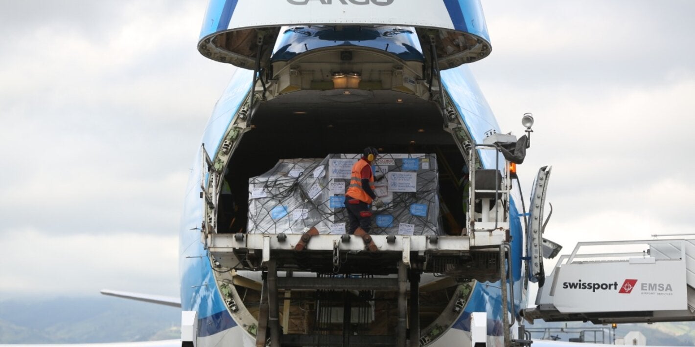 Ecuador recibe vacunas contra la COVID-19 en la sexta ronda de entrega del mecanismo COVAX
