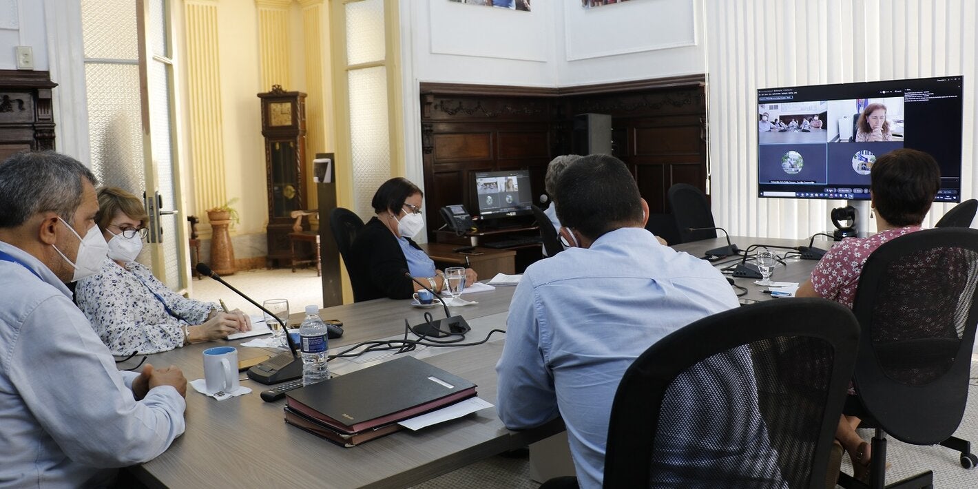 Intercambio entre equipos de OPS/OMS y UE