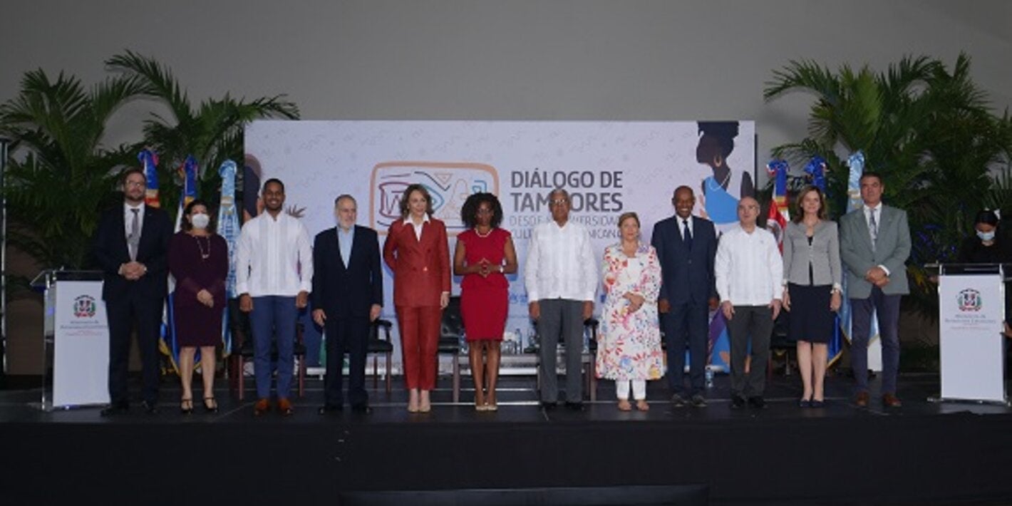 Representantes de distintos sectores durante participación en Diálogo de Alto Nivel