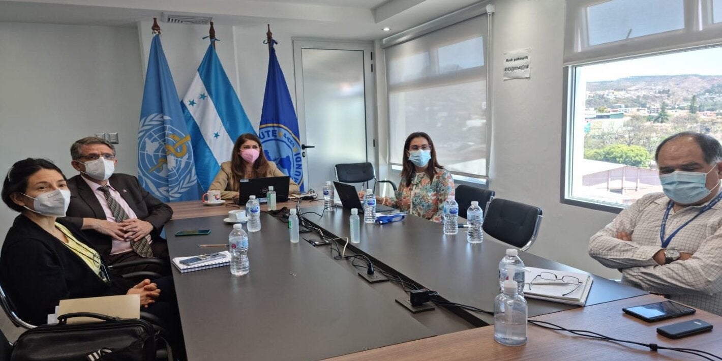 ministro_y_pwrhn_mesa_cesar