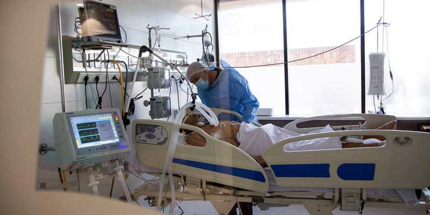 Acuerdo de cooperación busca disminuir la letalidad de las enfermedades transmisibles en pacientes críticos