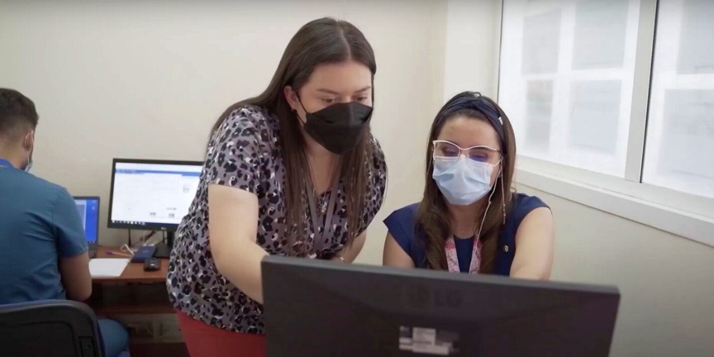 Teletriage es un Sistema de gestión remota de la demanda para el primer nivel de atención que se basa en la priorización por riesgo y necesidades de salud